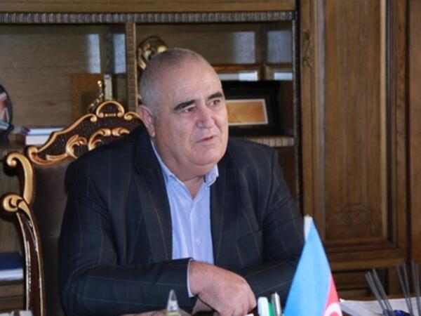 "Xaləddin İsgəndərov məndən 400 min manat pul alıb”