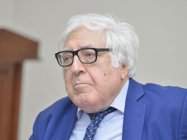 AYB bu şəxsləri xaric edəcək: “500 adamın ildə 15 manatı ilə dolanmaq olar?”