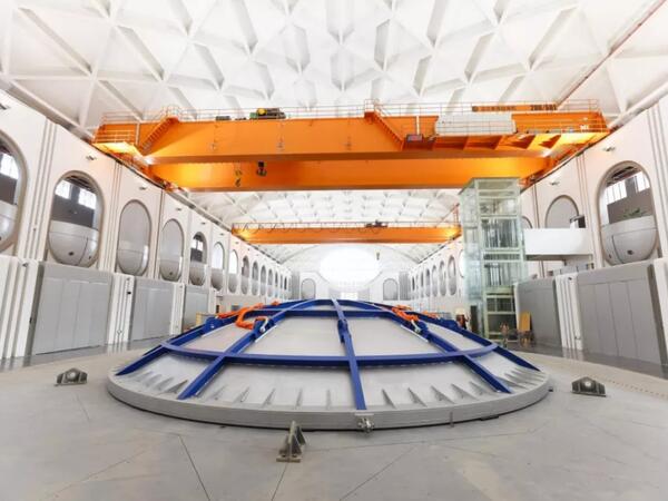 Çin dünyanın ən gücü hiper-cazibə maşınını istifadəyə verdi - <span class="color_red">FOTO</span>