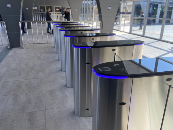 Bakı Dəmiryol Vağzalının turniketlərində problem yarandı