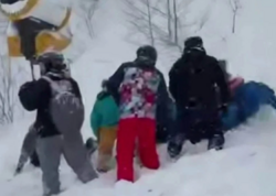 Gürcüstanda turistlər qar uçqunu altında qaldı - <span class="color_red">VİDEO</span>