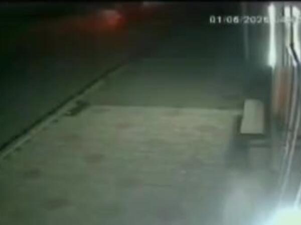 Tərtərdə minik avtomobili traktorun kotanına çırpıldı - ölən var - VİDEO