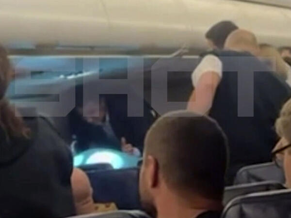 Moskva-İrəvan reysində çanta alovlandı - <span class="color_red">VİDEO</span>