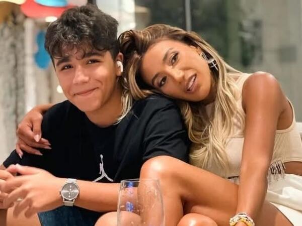 Röyanın oğlu bu ölkədə universitetə <span class="color_red">daxil oldu</span>