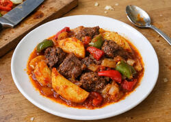 Sobada tərəvəzli ət yeməyi: Pambıq kimi bişən dadlı resept