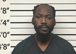 ABŞ-də dəhşətli cinayət: Gənc ailəsini və daha iki nəfəri öldürdü