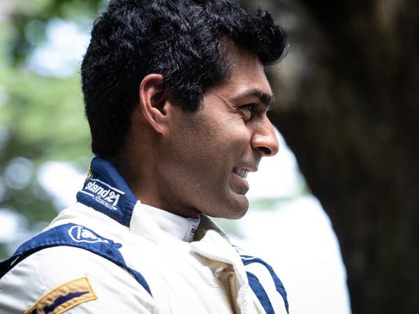 Azərbaycanı seçib himnimizi oxudu - <span class="color_red">VİDEO</span>