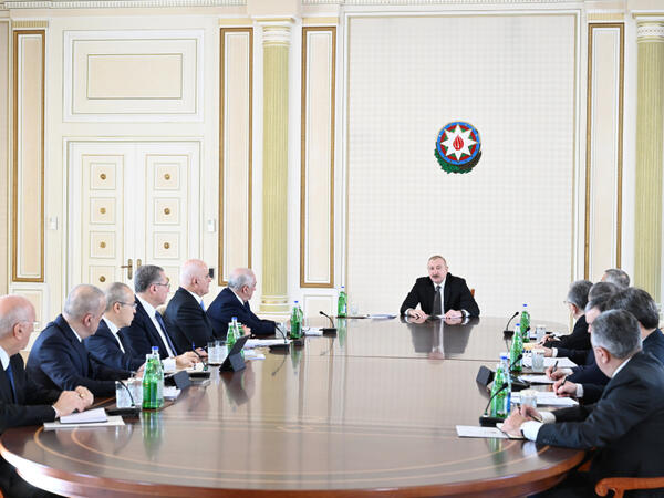 Prezidentin sədrliyi ilə su təchizatı və tullantı sistemlərinin təkmilləşdirilməsi üzrə Dövlət Proqramına həsr olunan müşavirə keçirilib - FOTO