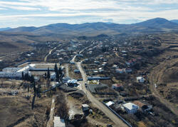 İlham Əliyev Aşağı Oratağ kəndində görülmüş işlərlə tanış olub