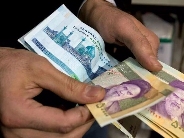 İran iqtisadiyyatında tarixi böhran: Rial "sıfır”a düşdü