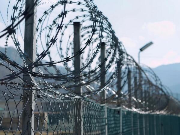 Ermənistan Rusiya sərhədçilərini ölkədən çıxarır