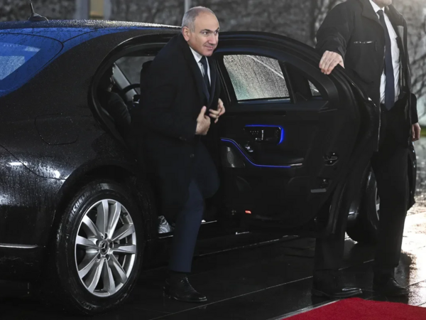 Paşinyanın bahalı maşınının super nömrəsi – <span class="color_red">FOTO</span>