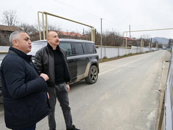İlham Əliyev Aşağı Oratağ kəndində görülmüş işlərlə tanış olub - FOTO