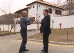 Laçında ata mülkünə köçən ailə indi də obyekti istəyir - <span class="color_red">VİDEO</span>