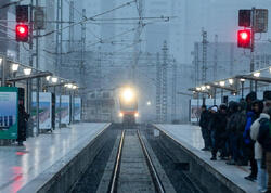 Qatarlar havaya görə gecikə bilər