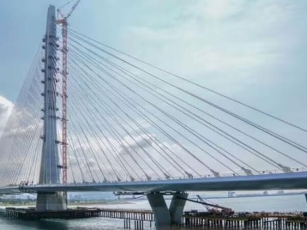 Dünyanın ən uzun asimmetrik körpüsü: 755 milyon manatlıq möcüzə