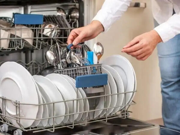 Qab yuyarkən hər gün özümüzü zəhərləyirik - Mətbəxdəki gizli təhlükə