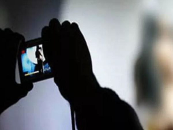 Bakıda kişini intim görüntüləri ilə şantaj edənlərə HÖKM OXUNDU