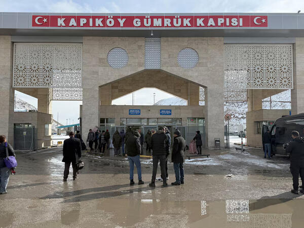 İranı kütləvi şəkildə tərk edirlər - <span class="color_red">FOTO</span>