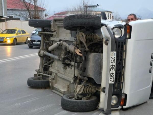 Naxçıvanda qəza  - maşın aşdı - FOTO