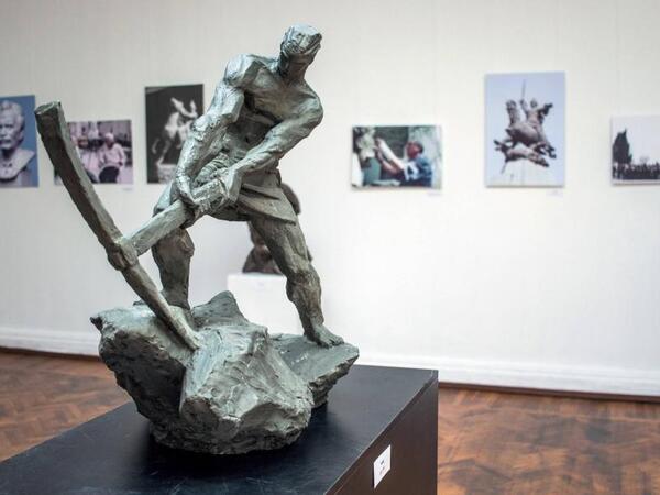 TikTok-da sənət danışır: heykəltaraşların dünyası