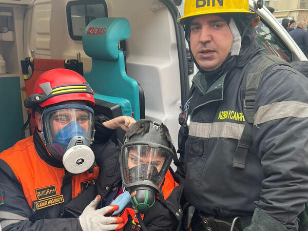 “Ev cəhənnəmə yansın, yoldaşımla nəvəmi son anda çıxarıblar” - <span class="color_red">VİDEO</span>