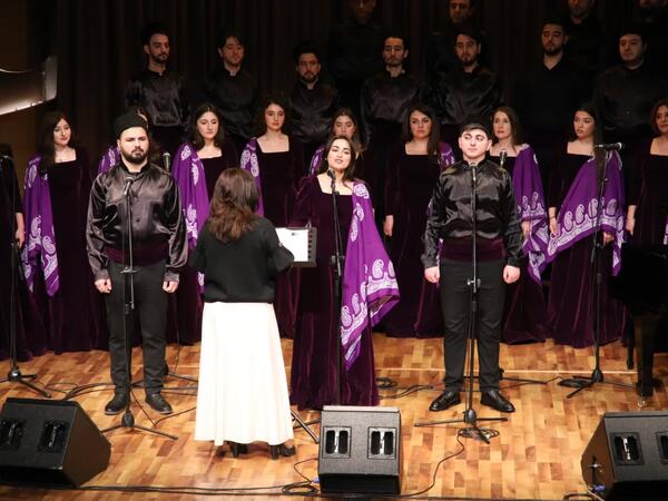 Üzeyir Hacıbəylinin anadan olmasının 140 illiyi münasibətilə poçt markası dövriyyəyə buraxılıb - FOTO