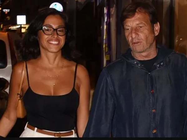 Hülya Avşarın keçmiş əri 22 yaşlı SEVGİLİSİ İLƏ - özü 61 yaşındadır - <span class="color_red">VİDEO</span>