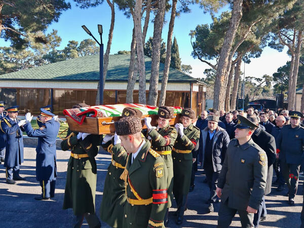 Milli Qəhrəman Şahin Tağıyevlə vida mərasimi - <span class="color_red">FOTO</span>