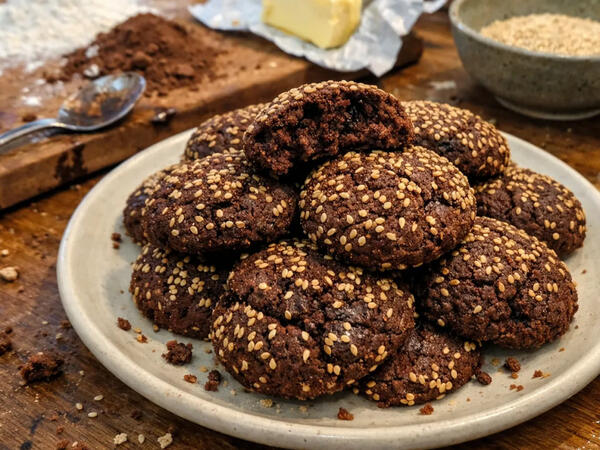 Çölü küncütlü xırtıldayan, içi yumşaq kakaolu peçenye