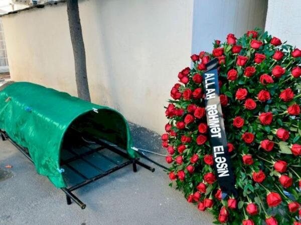 Tanınmış şair vəfat etdi - <span class="color_red">FOTO</span>