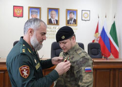 Kadırovun oğlu qəzadan sonra medalla təltif edildi