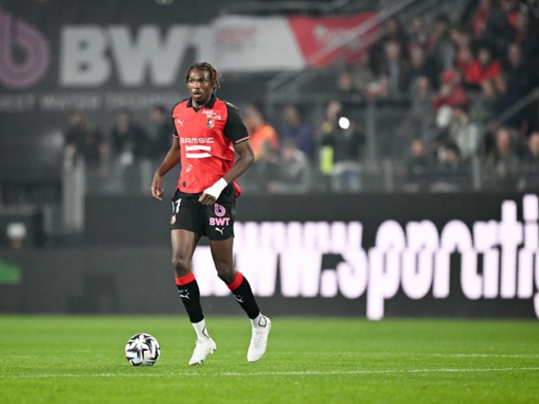 “Çelsi” gənc fransız müdafiəçini transfer radarına saldı