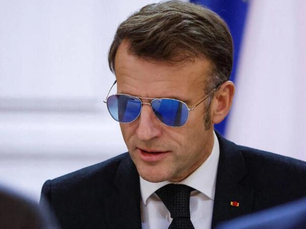 Makronu arvadı döyüb?