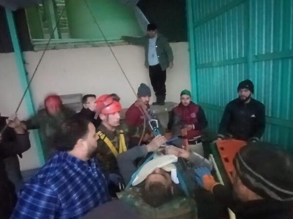 Xaçmazda istehsalat sexində yıxılan şəxs xilas edilib - <span class="color_red">FOTO</span>