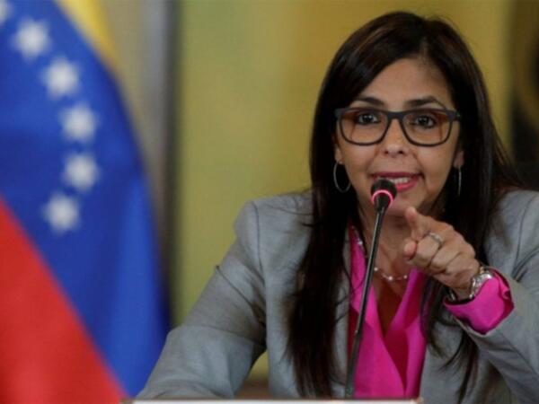 Venesuelada nazirliklər birləşdirildi