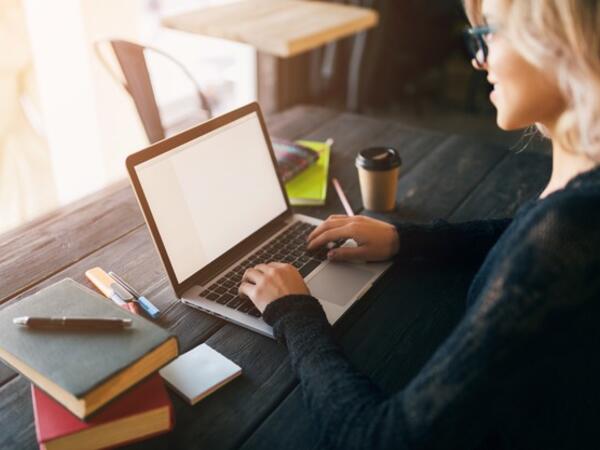 Distant iş əmək müqaviləsi ilə olacaq