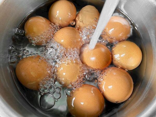 Su qaynadıqdan neçə dəqiqə sonra yumurta hazır olur?