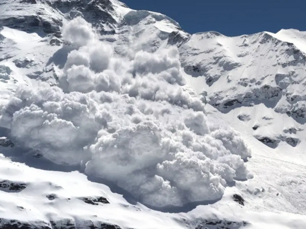 Avstriyada qar uçqunu - <span class="color_red">5 ölü var</span>