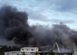 Türkiyədə fabrikdə güclü yanğın başladı - <span class="color_red">VİDEO</span>