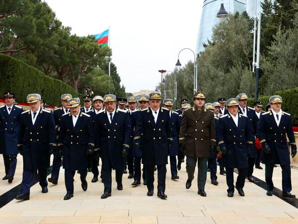 Prokurorluq əməkdaşları Şəhidlər xiyabanını ziyarət edib - <span class="color_red">FOTO</span>