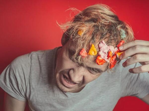 Saça yapışan saqqızdan qurtulmağın yolları