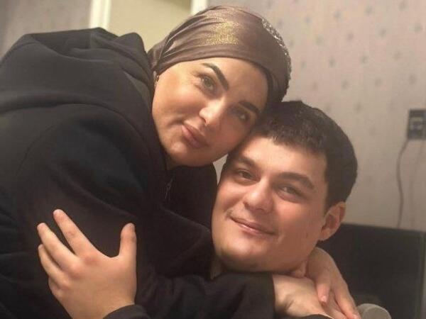 Fərqanə Qasımovanın oğlu əsgər gedir