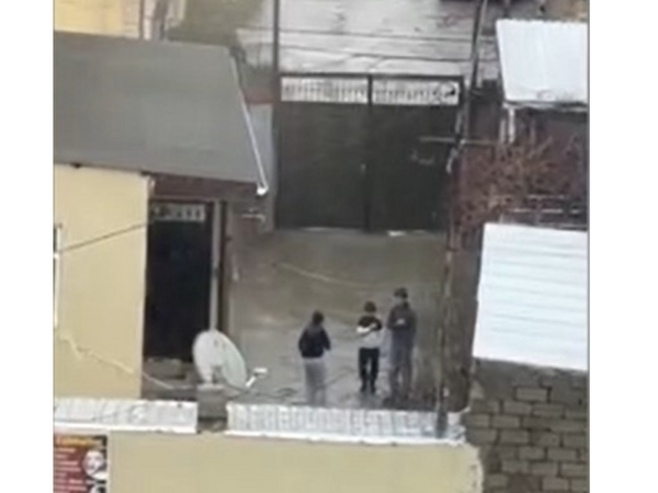 Təsadüfi çəkilişdə böyük mənzərə: 3 uşaqdan şəhidlərə hörmət - <span class="color_red">VİDEO</span>