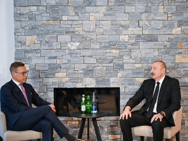 İlham Əliyev Davosda Finlandiya Prezidenti ilə görüşüb - FOTO