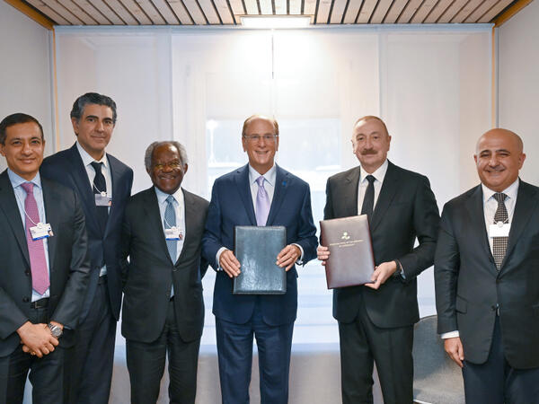 İlham Əliyev Davosda “BlackRock”un baş icraçı direktoru və “Global Infrastructure Partners” şirkətinin təsisçisi, sədri və baş icraçı direktoru ilə görüşüb - <span class="color_red">FOTO</span>