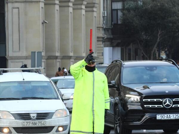 Bir dəqiqəlik sükut...