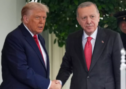 Tramp mətbuat konfransını yarımçıq kəsib Ərdoğana zəng elədi:Nə danışdılar?