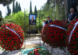 Arif Babayevin məzarı qəbirüstü abidəsinin hazırlanması niyə gecikir?