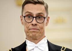 Trampı saunaya dəvət etdi